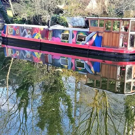 Slash Arts Houseboat On Secluded Mooring In Central London Exterior photo